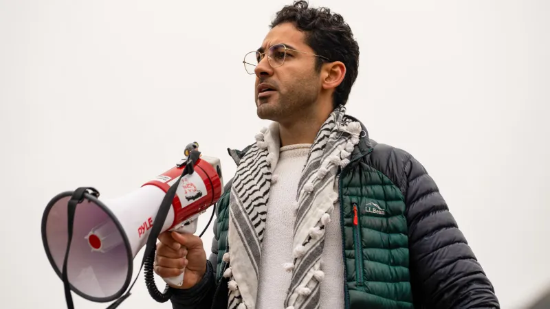 ABD'de serbest bırakılan Filistinli aktivist Mahdawi, Columbia Üniversitesinden mezun oldu