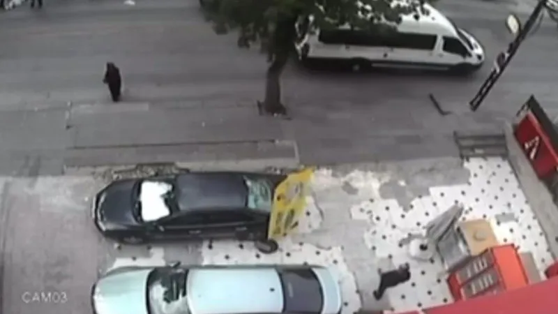 Ambulansın çarptığı yaşlı kadın hayatını kaybetti