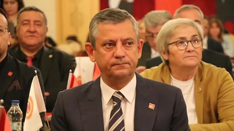 CHP’de kriz kampı! Özgür Özel o isimle tartıştı: Hemen kankana yetiştiriyorsun | Korku başladı: Yolsuzluk iddianamesi geliyor