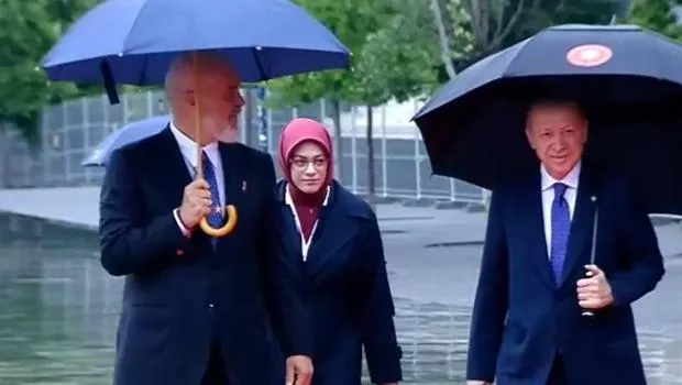 Cumhurbaşkanı Erdoğan Arnavutluk'ta... 'Dünyaya barışı seslendireceğiz'