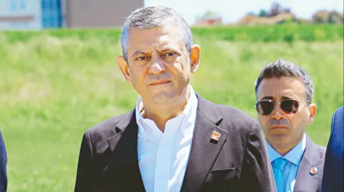 Gardiyanlara sandalye fırlatacaktı