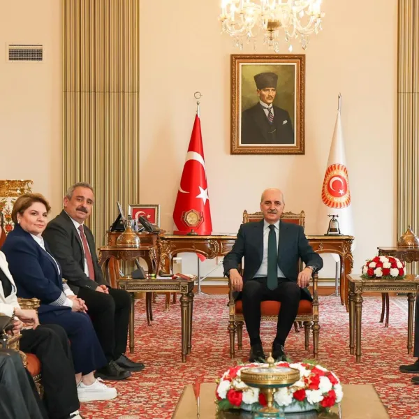 Gazetecilerin ailelerine gri pasaport talebi