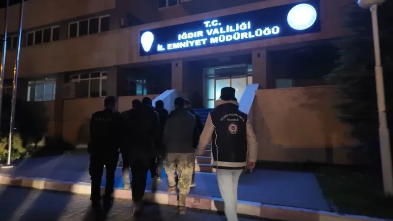 Iğdır'da Patates Çuvallarına Saklanan Kaçak Göçmenler Yakalandı