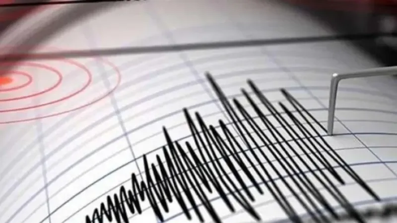 İzmir Körfezi'nde 4 büyüklüğünde deprem