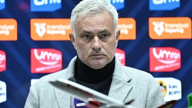Mourinho’dan Galatasaray’a Gönderme: “Şampiyonluk Kutlamaları Onların İnsani Boyutunu Gösterdi”