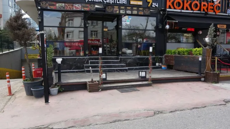 Pendik'te dükkana silahlı saldırı: Müşteriler hayatını kaybetti