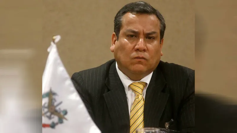 Peru Başbakanı Adrianzen, görevinden istifa etti