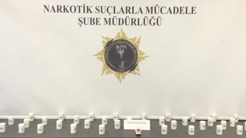 Ses sisteminin içine binlerce uyuşturucu bulundu