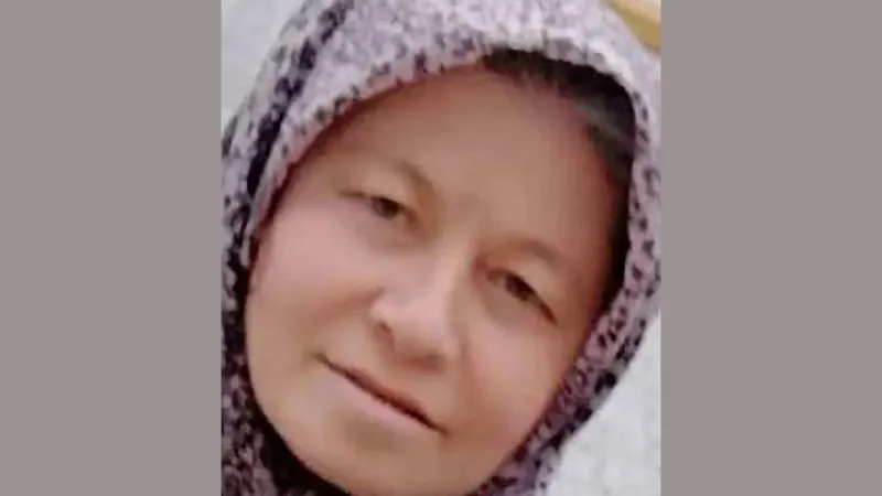 Tartıştığı eşini baltayla katletti