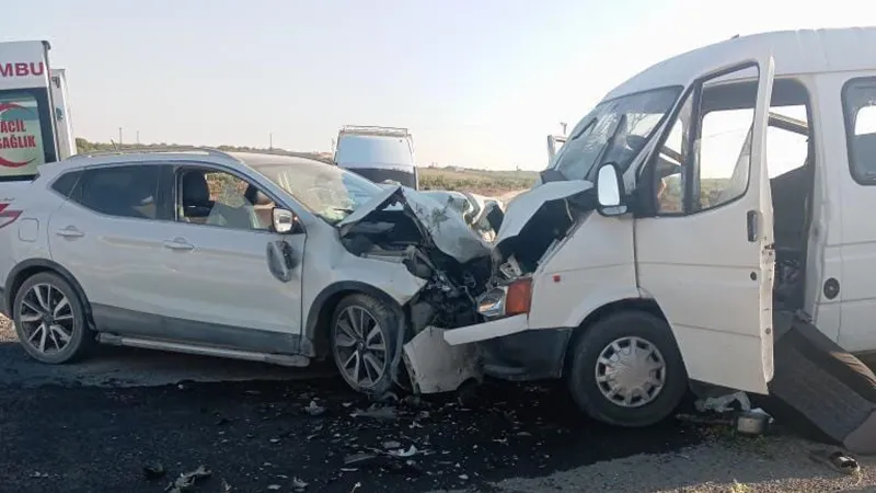 Şanlıurfa'da Feci Kaza: İşçi Minibüsü Faciası! 10 Yaralı