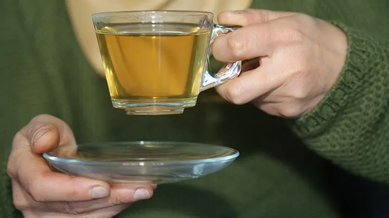 Şifa bulayım derken sağlığınızdan olmayın! Uzmanından 'bitki çayı' uyarısı